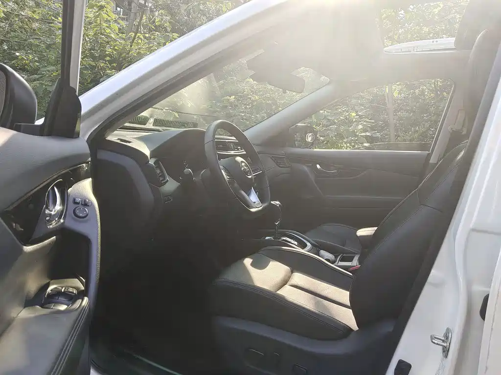 X-Trail 2022 facelift 2.0L 2WD Intelligent Link Premium Edition купить на сайте DeffCars