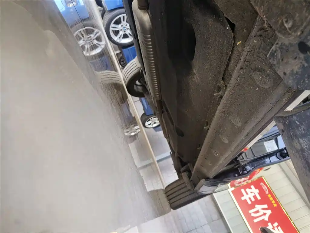 Hongqi HS5 2023 2.0T four-wheel drive Qixiang Pro version купить на сайте DeffCars