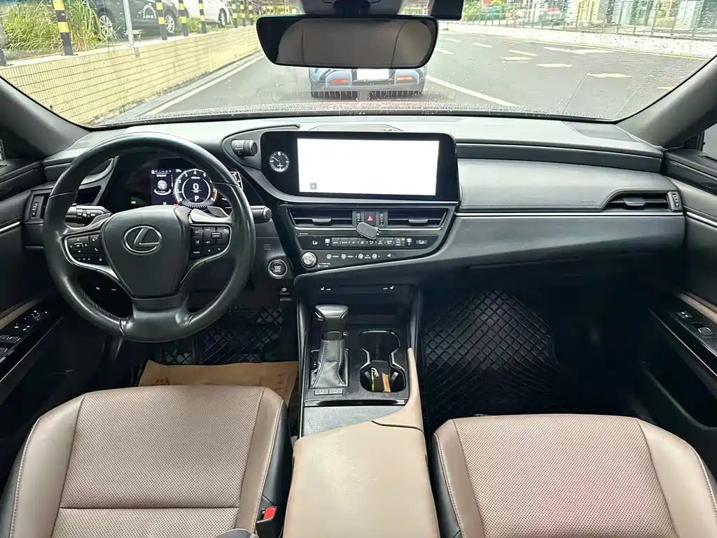 Lexus ES 2023 200 Excellence Edition купить на сайте DeffCars