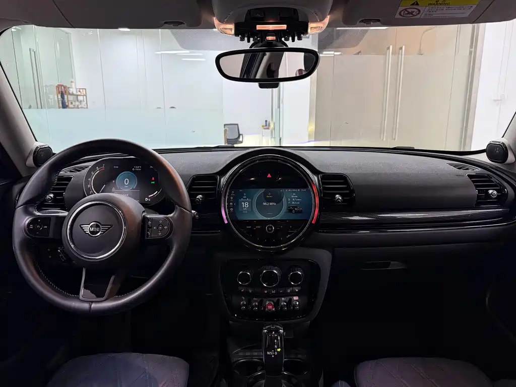 MINI CLUBMAN 2023 1.5T COOPER Connoisseur купить на сайте DeffCars