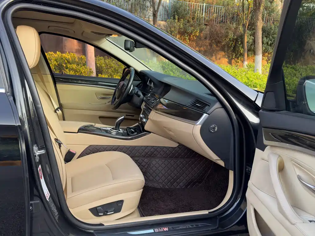 BMW 5 Series 2013 535Li Leading купить на сайте DeffCars