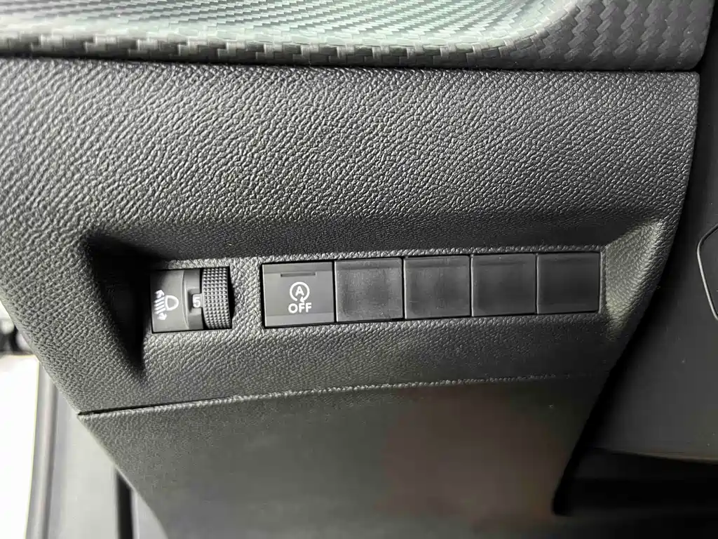 Peugeot 2008 2022 230THP the one купить на сайте DeffCars