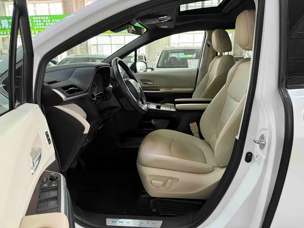 Grevia 2023 2.5L Hybrid Premium PLUS Edition купить на сайте DeffCars