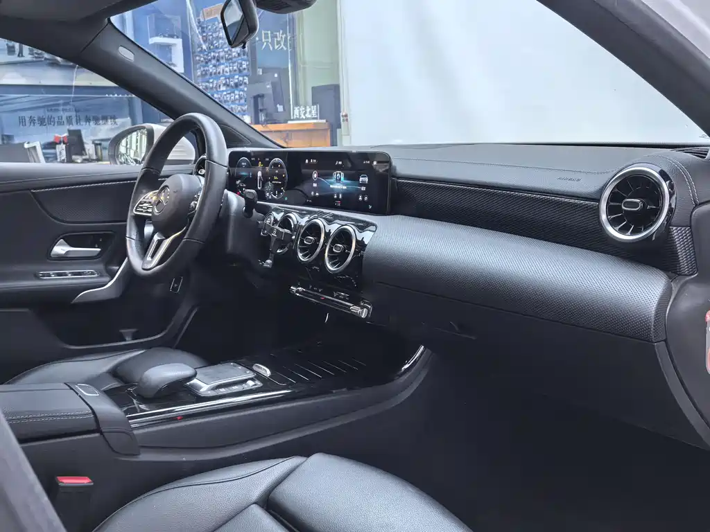 Mercedes-Benz A-Class 2021 A 200 L Sports Sedan Dynamic Type купить на сайте DeffCars
