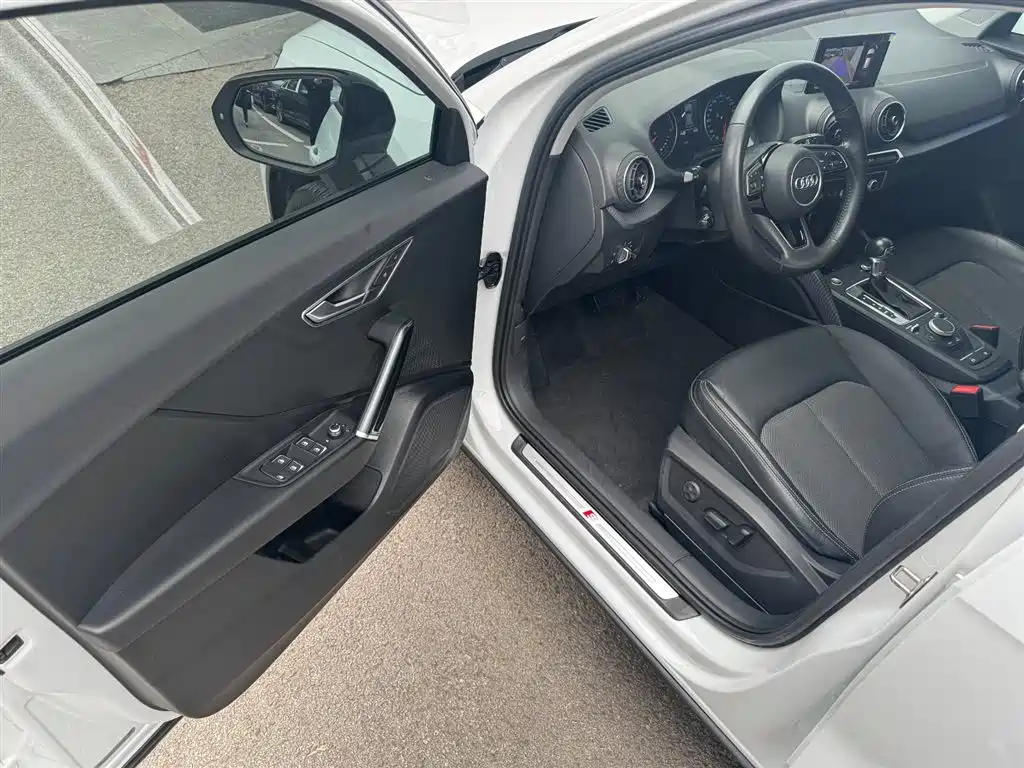 Audi Q2L 2020 35 TFSI fashionable and dynamic купить на сайте DeffCars