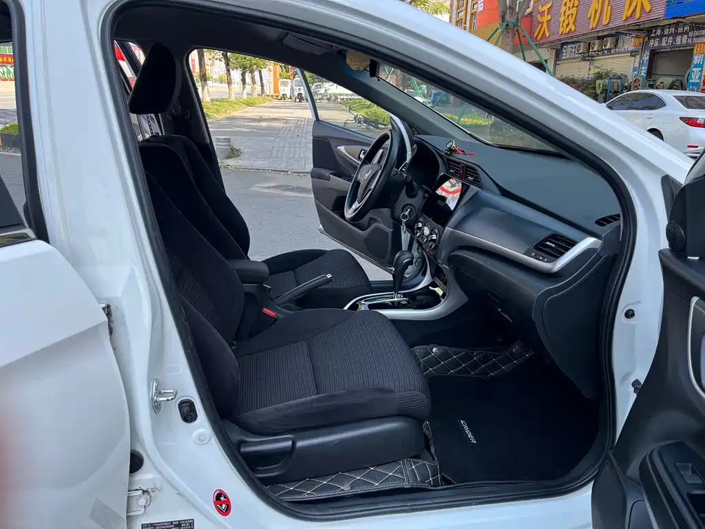 Lingpai 2016 1.8L CVT Comfort Edition купить на сайте DeffCars