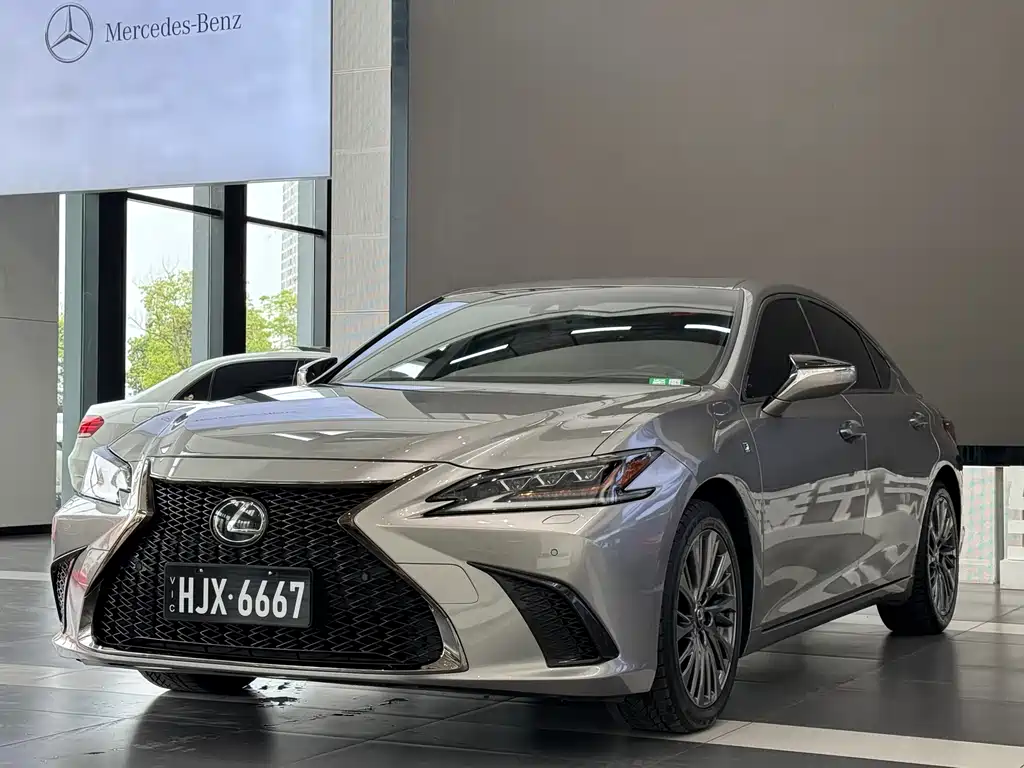 Lexus ES 2020 260 F SPORT купить на сайте DeffCars