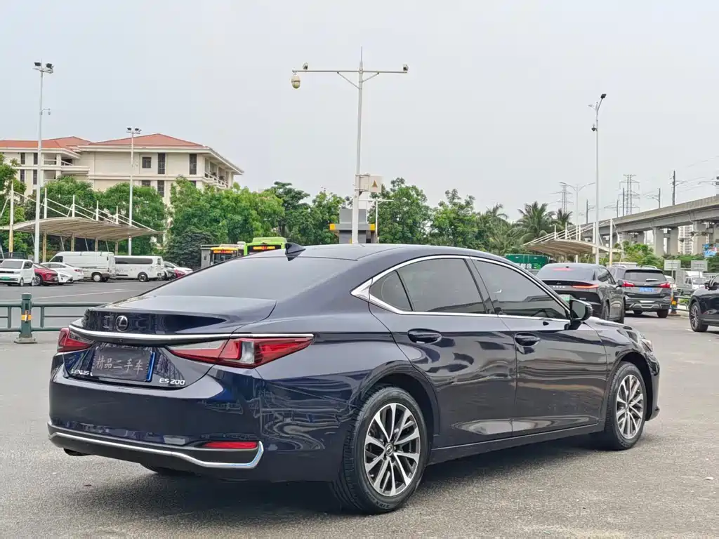 Lexus ES 2021 200 Excellence Edition купить на сайте DeffCars