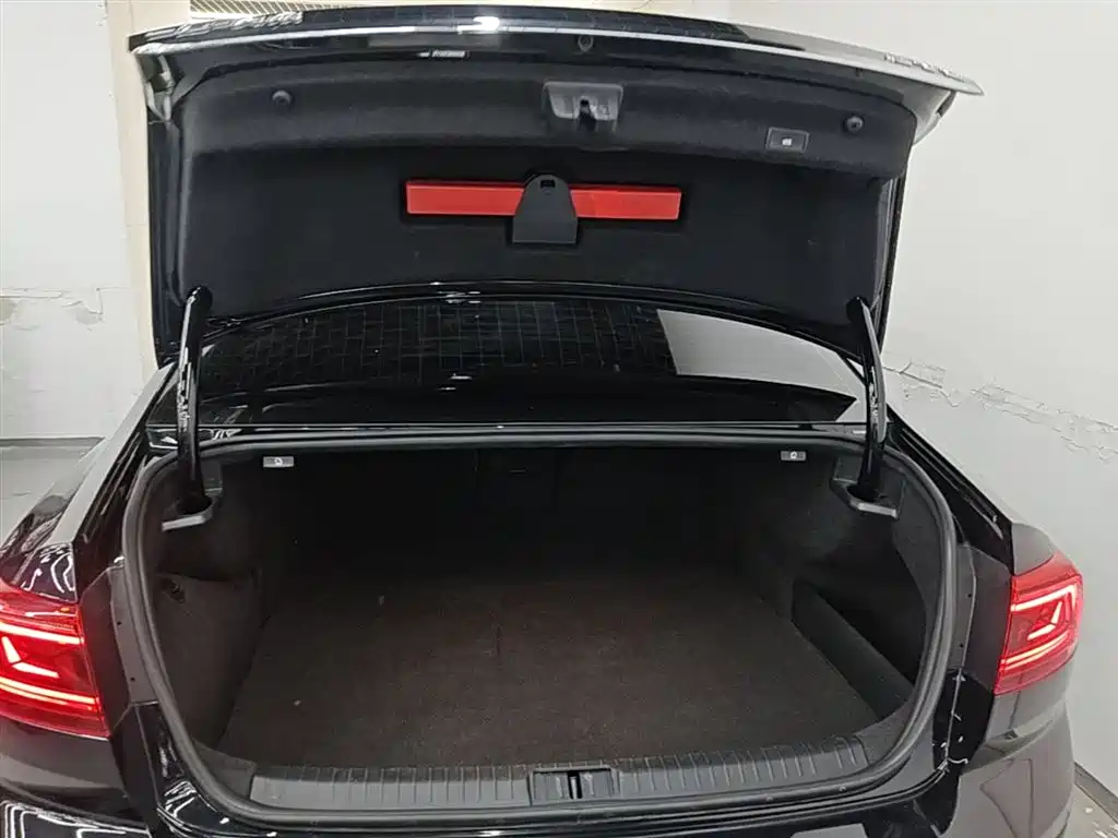 Magotan GTE plug-in hybrid 2022 GTE luxury model купить на сайте DeffCars