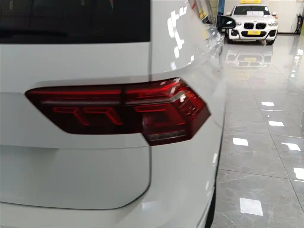 Tiguan L 2023 330TSI automatic two-wheel drive R-Line version купить на сайте DeffCars
