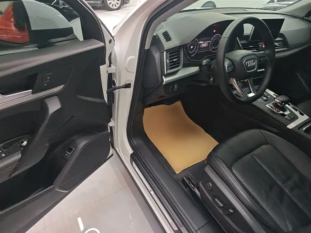 Audi Q5L 2020 facelift 40 TFSI enjoys fashionable style купить на сайте DeffCars