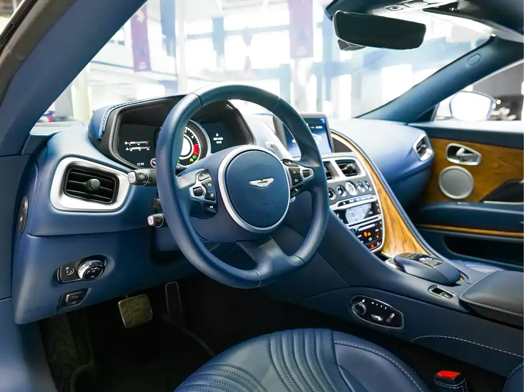 Aston Martin DB11 2019 4.0T V8 Coupe купить на сайте DeffCars