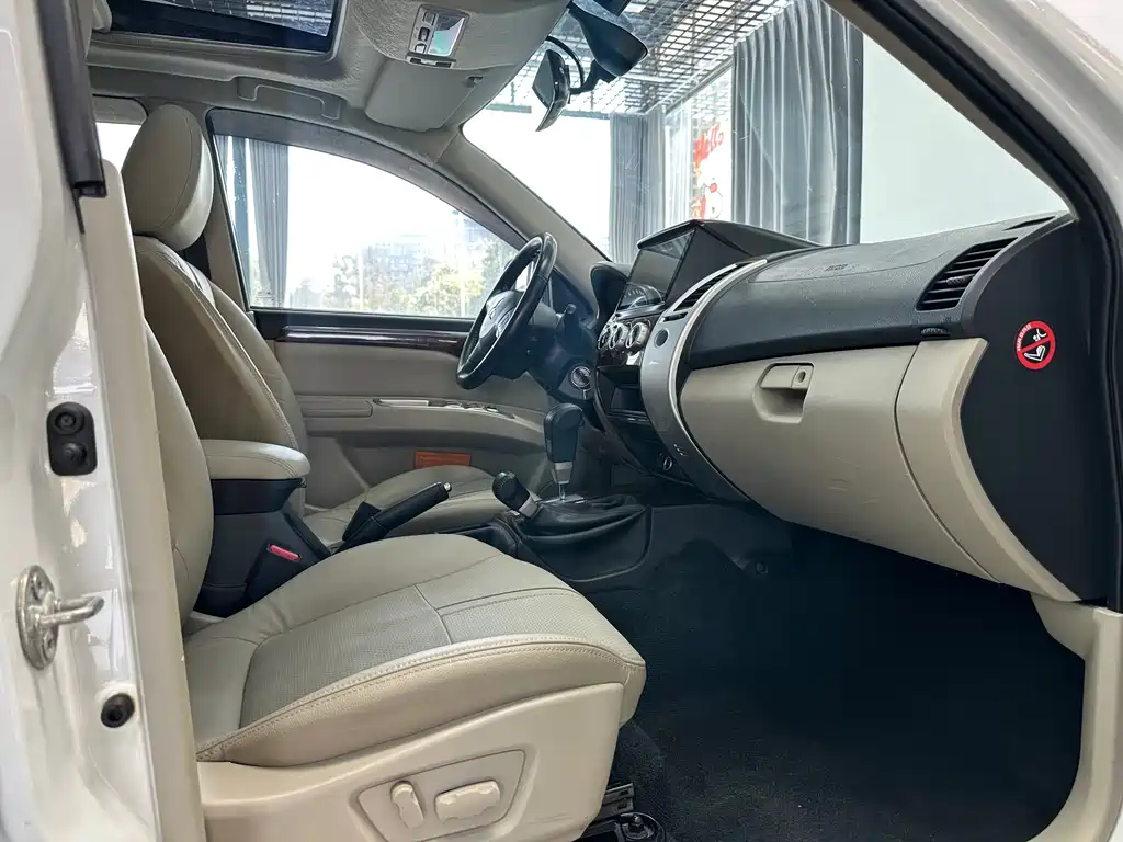 Pajero Jinchang 2013 3.0L automatic four-wheel drive flagship version купить на сайте DeffCars