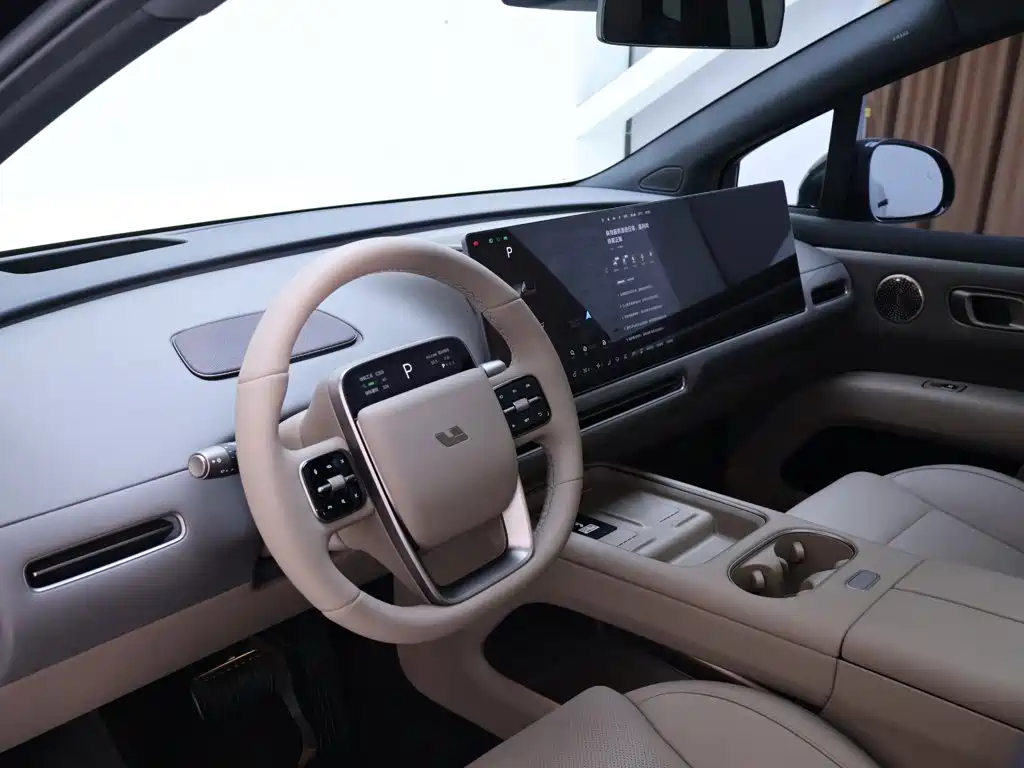 Ideal i6 2025 four-wheel drive standard version купить на сайте DeffCars