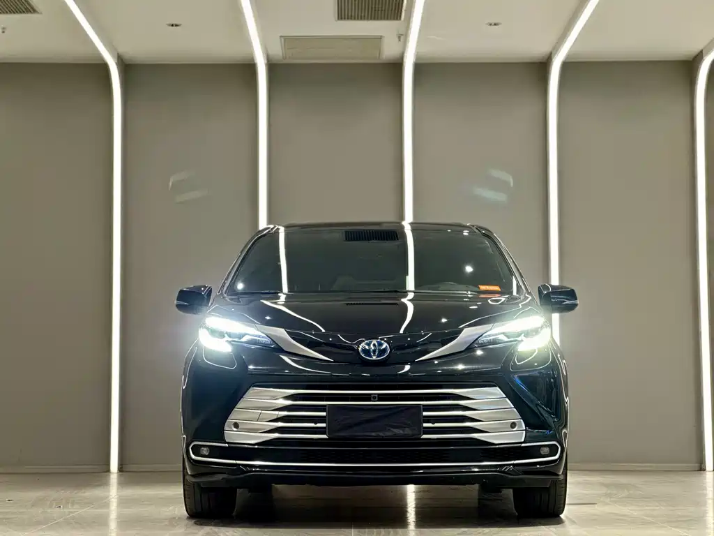 SIENNA 2023 2.5L Hybrid Platinum Edition купить на сайте DeffCars
