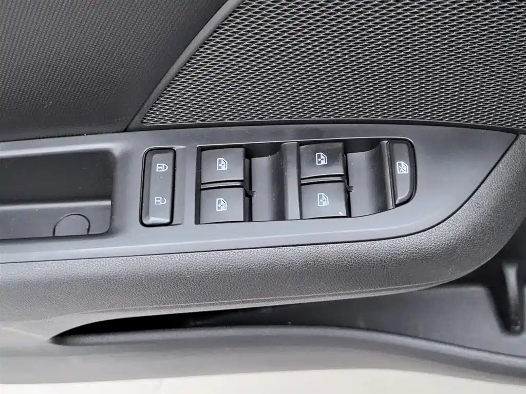 Kovoz 2019 320 automatic sunroof version купить на сайте DeffCars