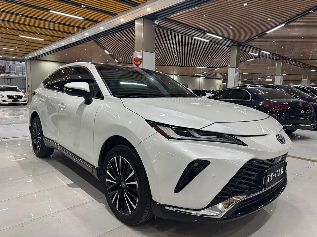 Vesa 2022 2.0L CVT two-wheel drive premium version купить на сайте DeffCars