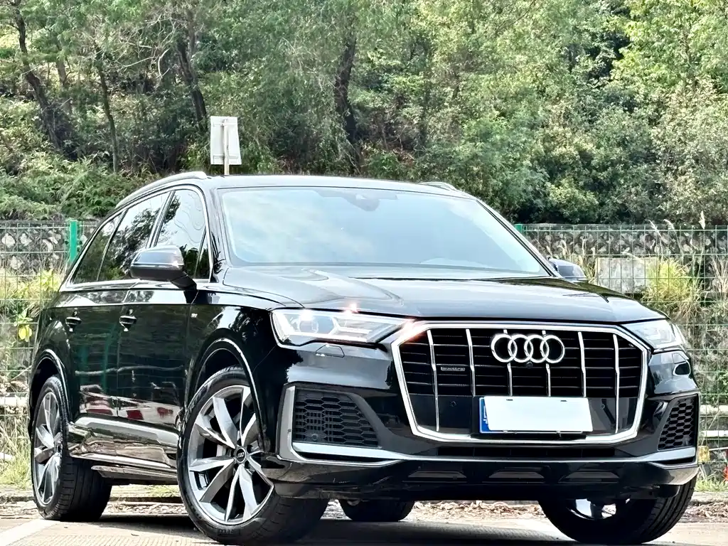 Audi Q7 2022 55 TFSI quattro S line Sporty купить на сайте DeffCars