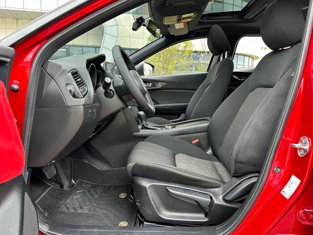 Mazda CX-4 2020 2.0L automatic two-wheel drive Blue Sky Explorer Edition купить на сайте DeffCars