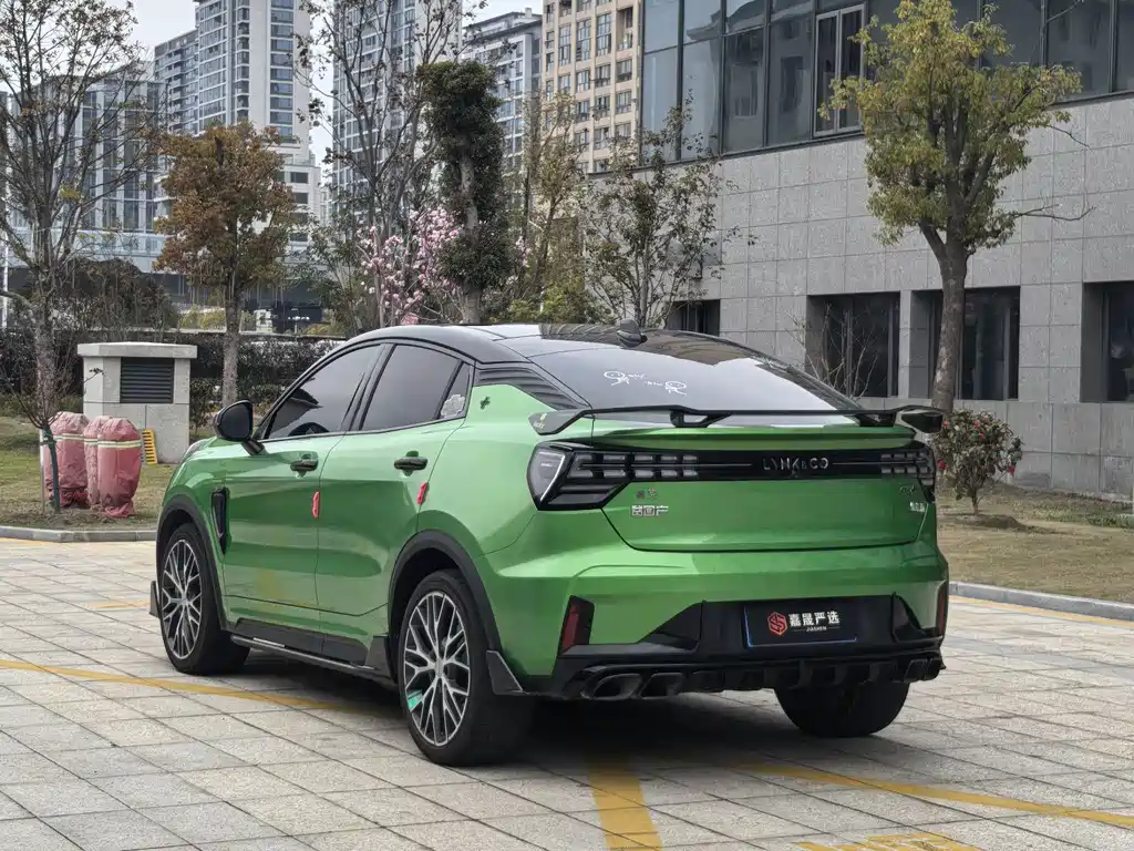 Lynk & Co 05 2022 05+ 2.0TD Automatic Performance Package купить на сайте DeffCars