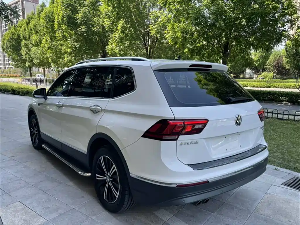 Tiguan L 2019 330TSI automatic two-wheel drive panoramic comfort version National VI купить на сайте DeffCars