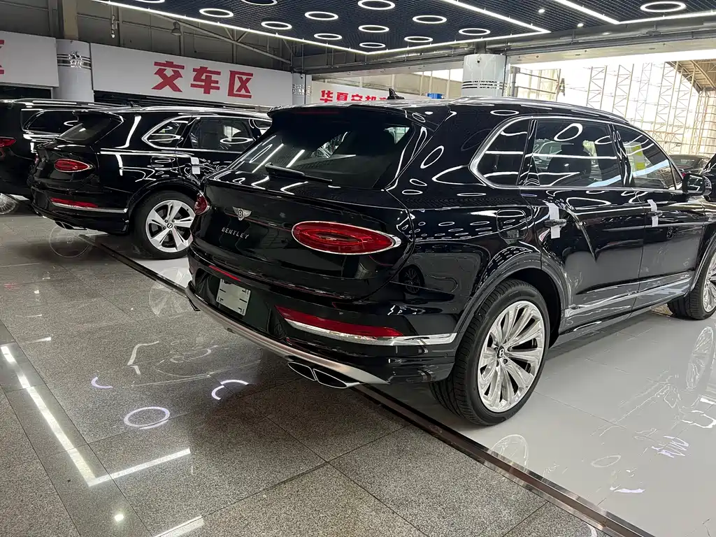Bentayga 2024 4.0T V8 купить на сайте DeffCars