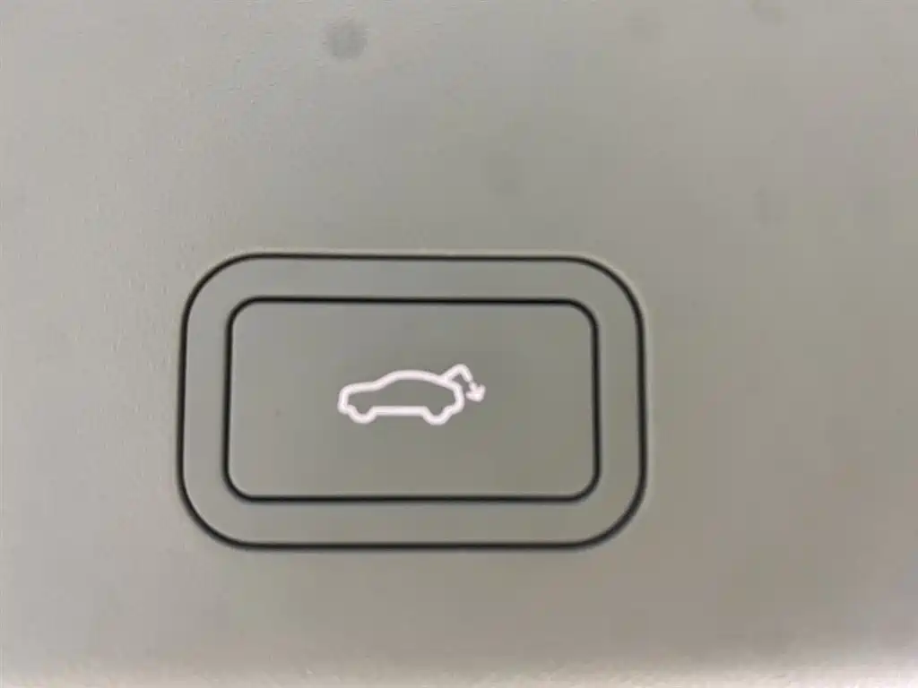 Volvo EM90 2025 Ultra six-seater купить на сайте DeffCars