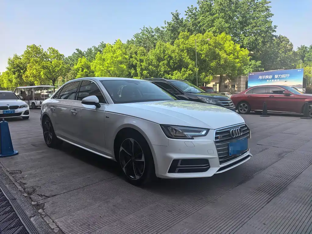 Audi A4L 2018 30th Anniversary Model 40 TFSI Fashion Model купить на сайте DeffCars