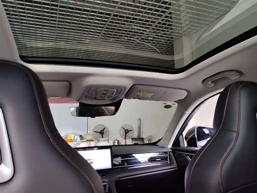 Roewe RX5 2023 1.5T luxury sliding screen version купить на сайте DeffCars