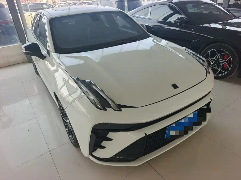 Lynk & Co 03 2023 1.5TD DCT Plus купить на сайте DeffCars