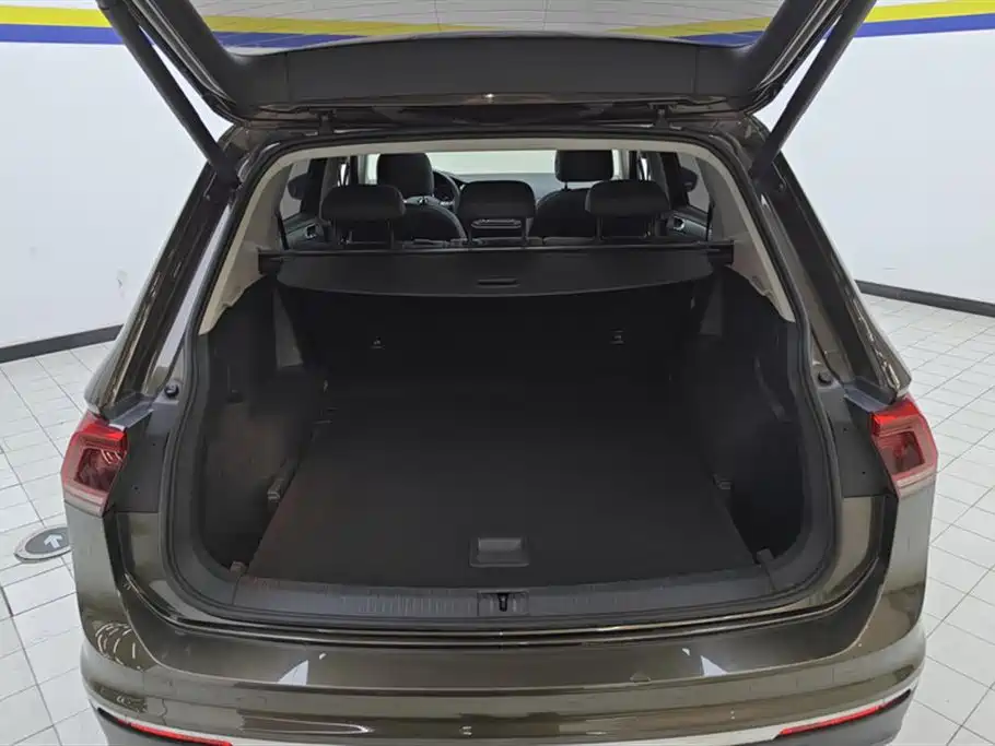 Tiguan L 2017 330TSI automatic two-wheel drive flagship version купить на сайте DeffCars