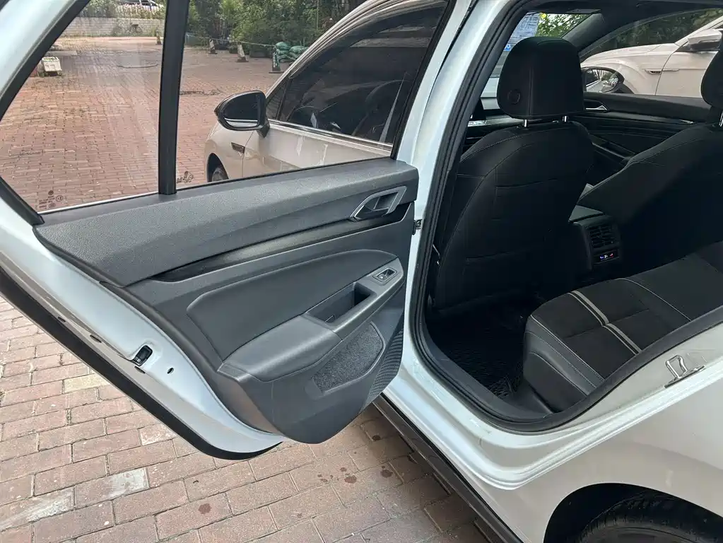 Golf 2023 facelift 280TSI DSG R-Line Lite купить на сайте DeffCars