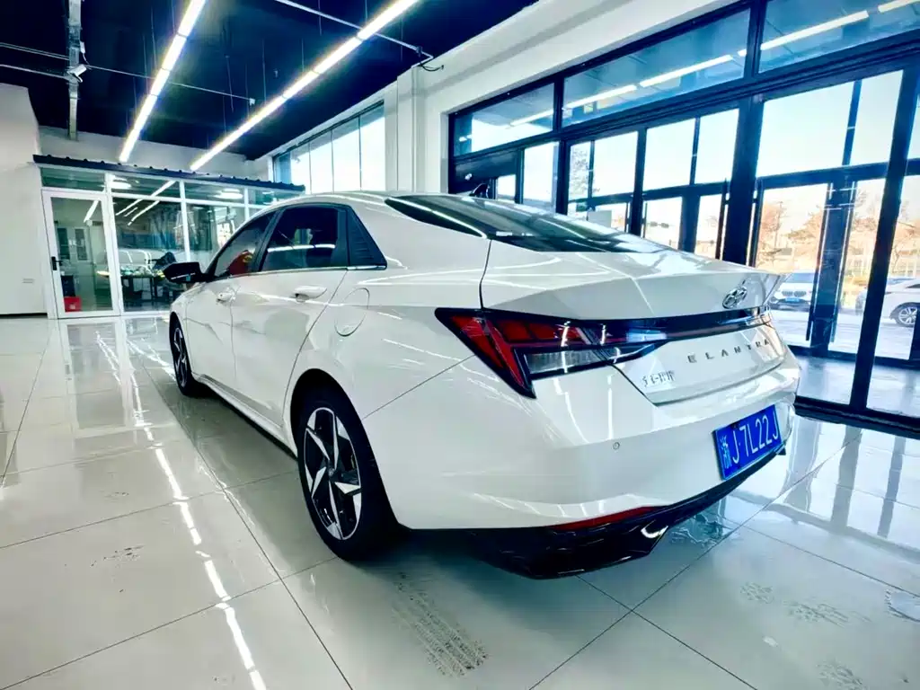 Elantra 2021 1.5L CVT LUX Premium Edition купить на сайте DeffCars