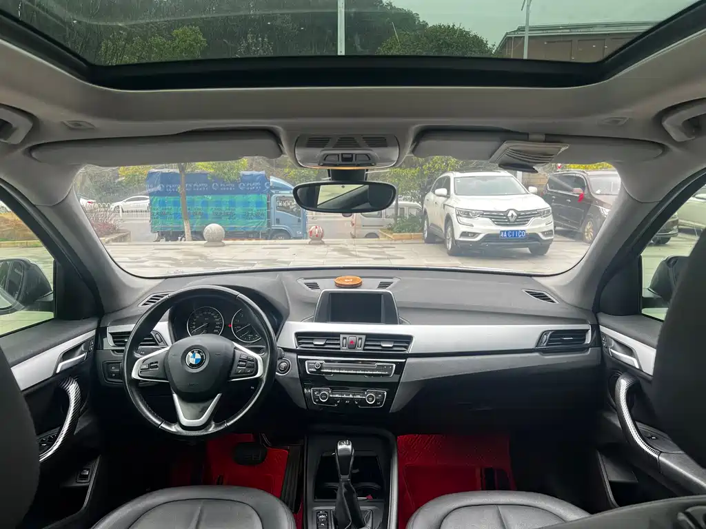 BMW X1 2016 sDrive18Li Exclusive Model купить на сайте DeffCars