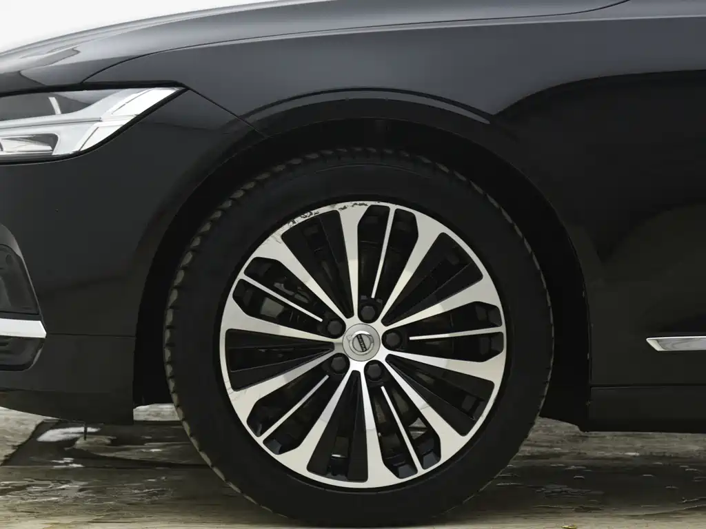 Volvo S90 2024 B5 Zhiyi Luxury Edition купить на сайте DeffCars