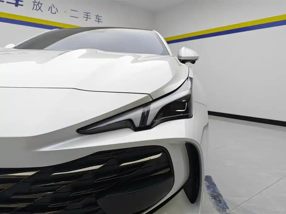 MG7 2023 2.0T Automatic Beauty Hunting Luxury Edition купить на сайте DeffCars