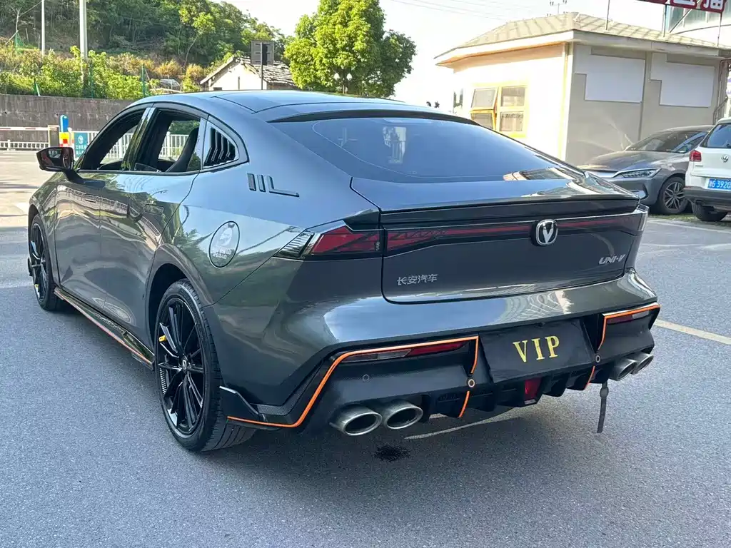 Changan UNI-V 2023 1.5T sports version купить на сайте DeffCars
