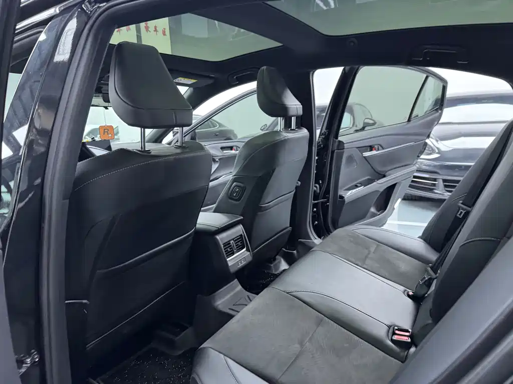 Camry 2024 Dual Engine 2.0HS Sports Edition купить на сайте DeffCars