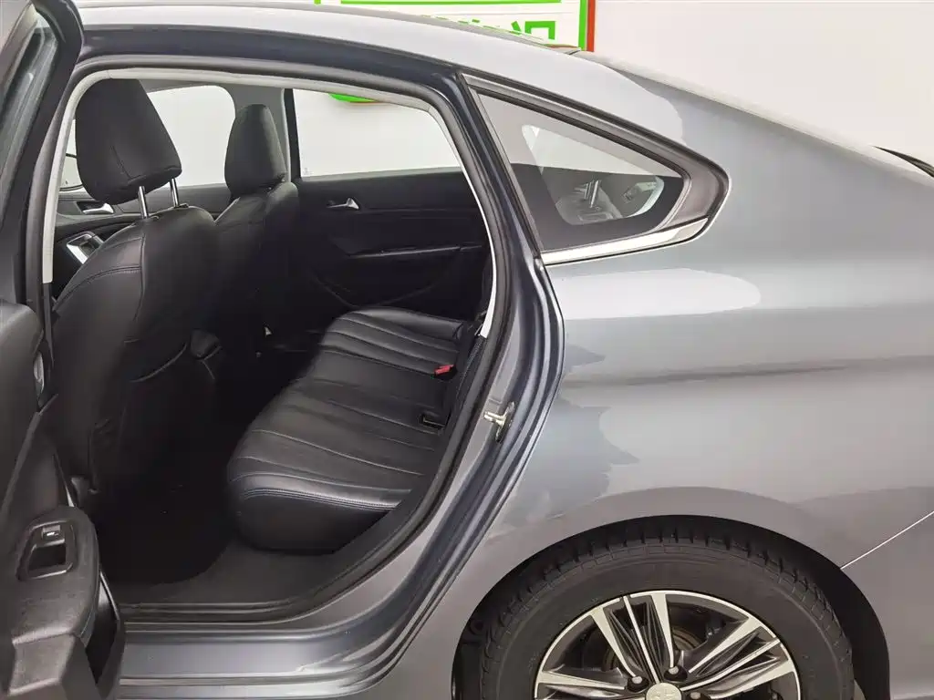Peugeot 308 2018 1.6L automatic luxury version купить на сайте DeffCars