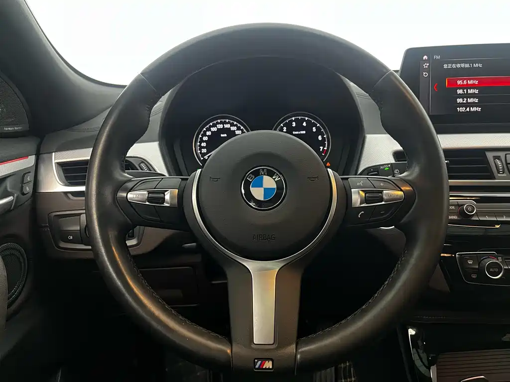 BMW X2 2021 sDrive25i leading M sports package купить на сайте DeffCars