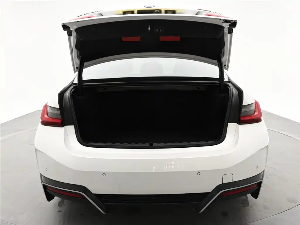 BMW i3 2022 eDrive 35 L купить на сайте DeffCars