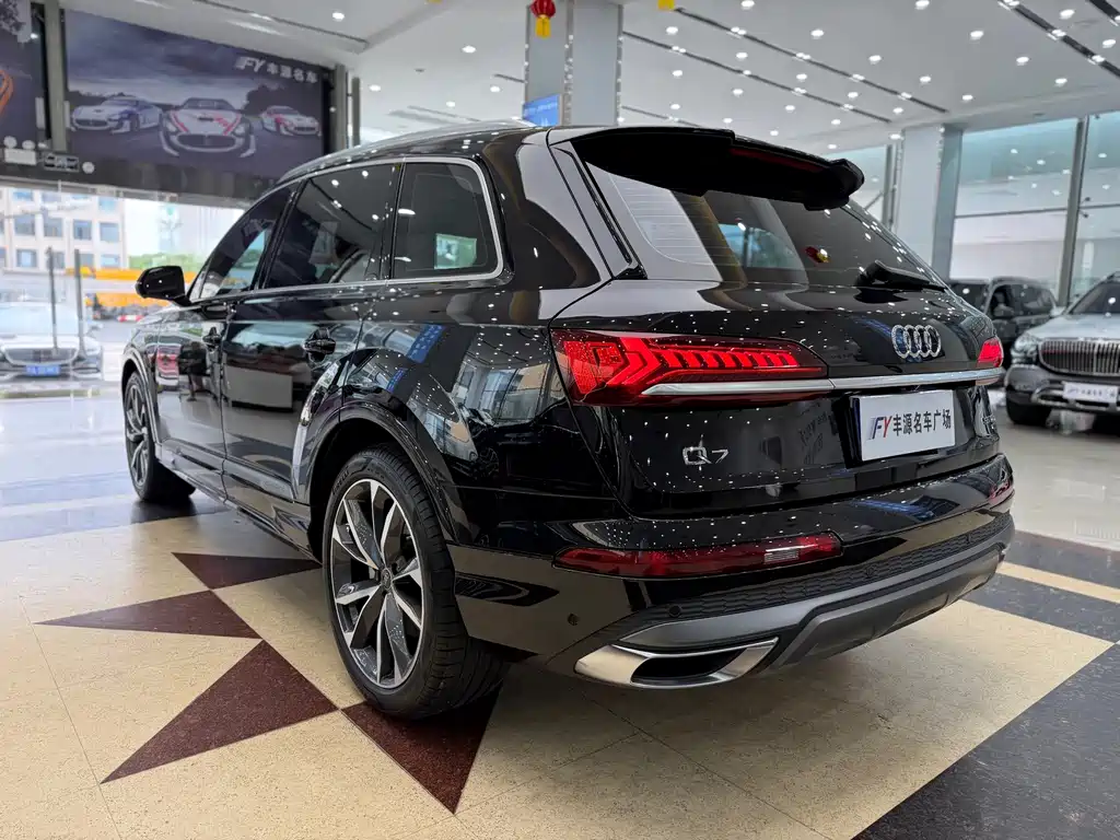 Audi Q7 2021 55 TFSI quattro S line Sporty купить на сайте DeffCars