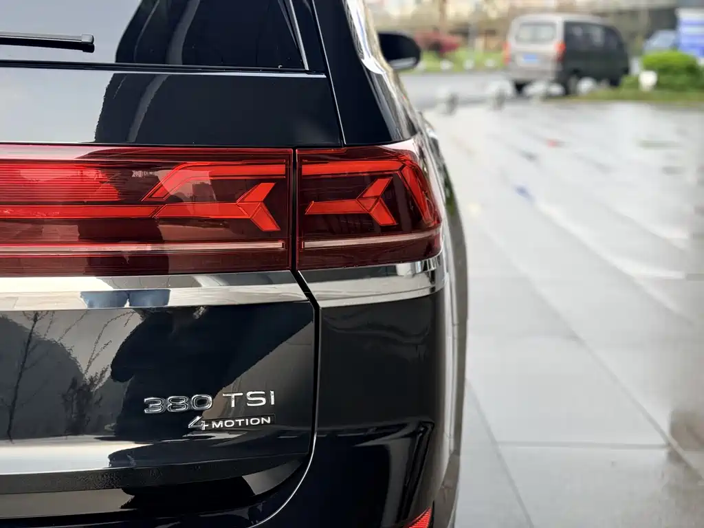 Touron 2023 380TSI four-wheel drive luxury version купить на сайте DeffCars