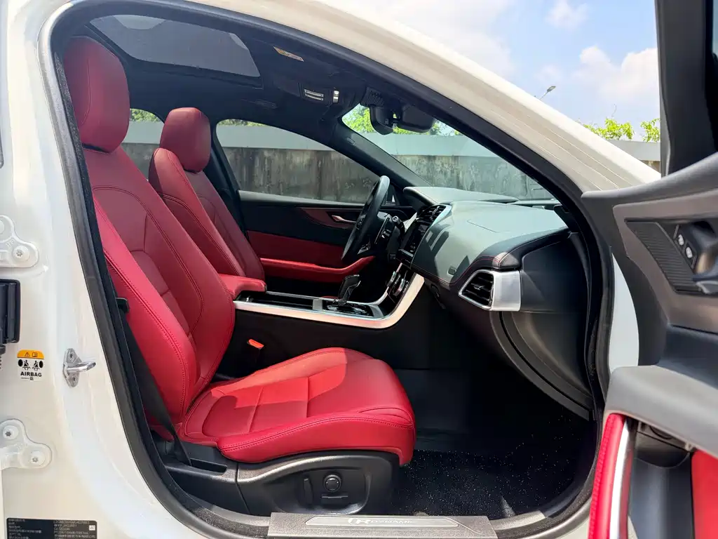 Jaguar XEL 2022 2.0T 250PS R-DYNAMIC S aggressive sports version купить на сайте DeffCars