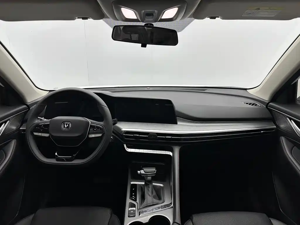 Changan CS35 PLUS 2023款 畅享版 1.4T DCT尊贵型 купить на сайте DeffCars