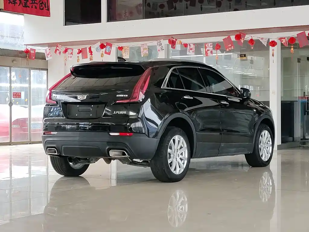 Cadillac XT4 2022 28T two-wheel drive fashion model купить на сайте DeffCars