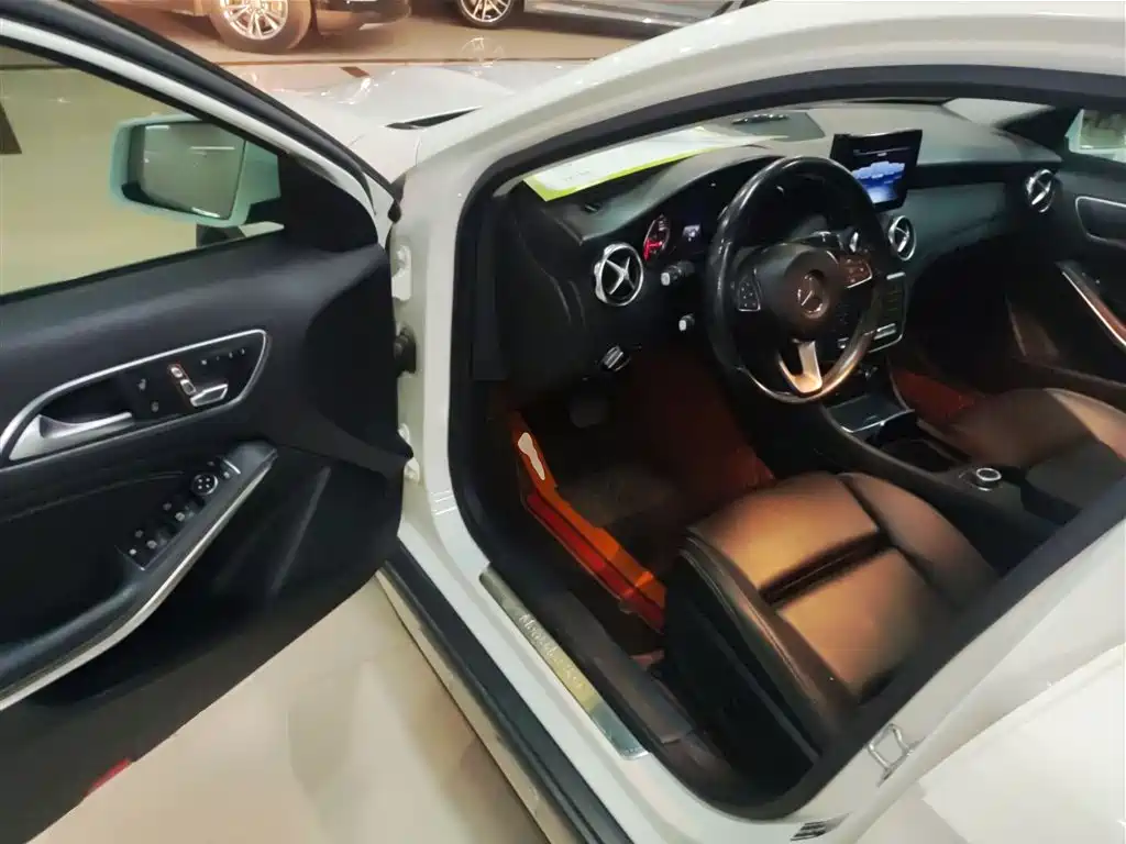Mercedes-Benz GLA 2018 GLA 200 Dynamic купить на сайте DeffCars