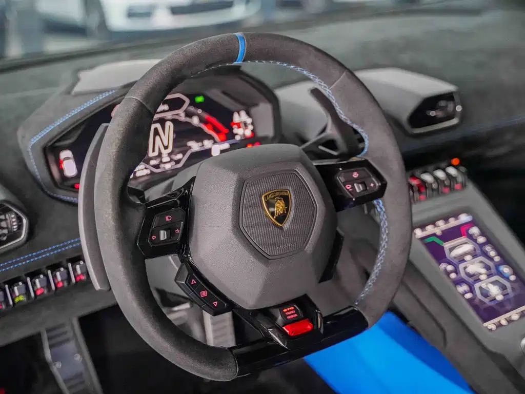 Huracan 2021 STO купить на сайте DeffCars