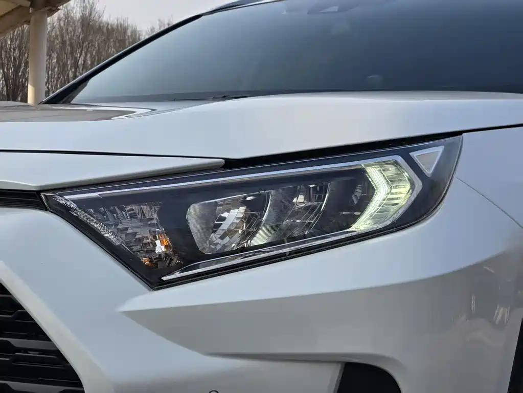 RAV4 Rongfang 2024 2.0L CVT two-wheel drive urban version купить на сайте DeffCars