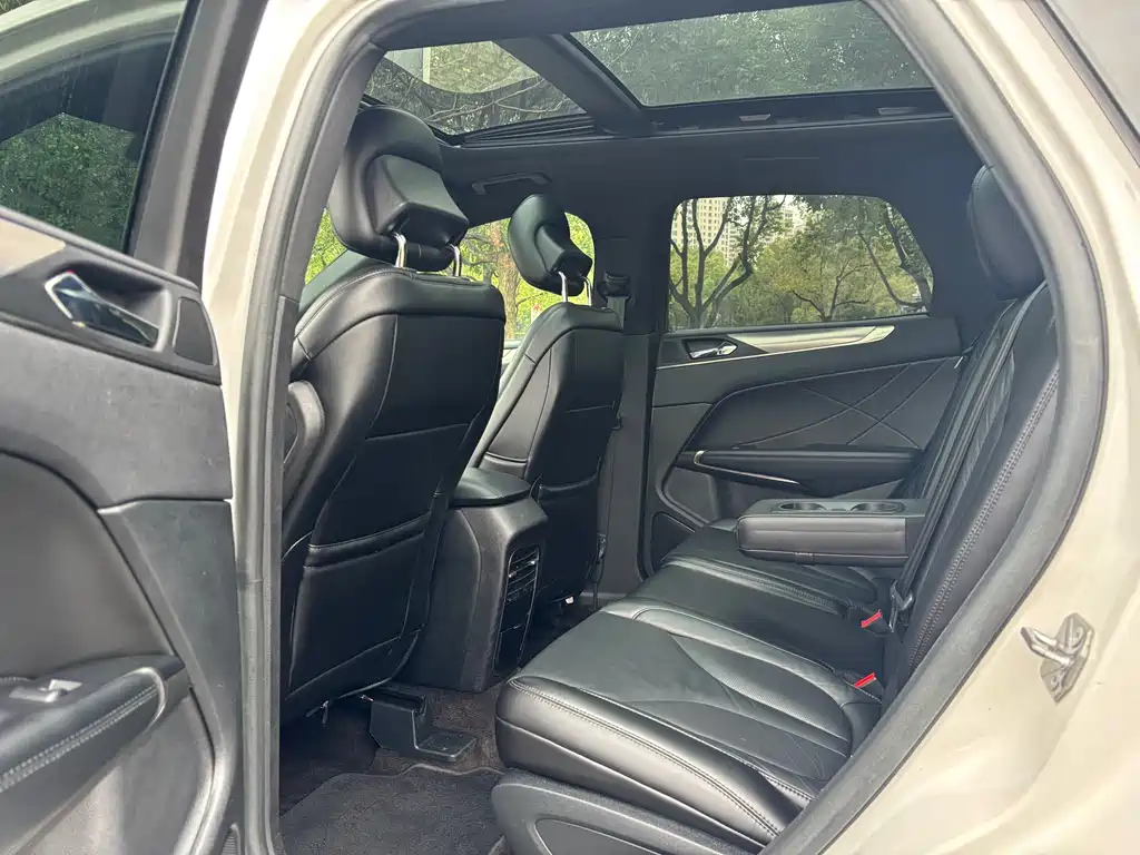 Lincoln MKC 2017 2.0T 2WD Exclusive Edition купить на сайте DeffCars